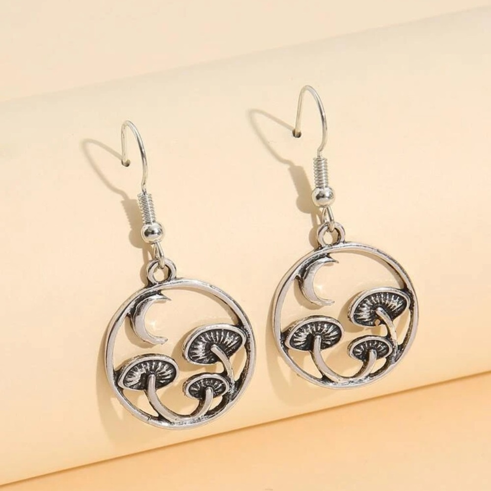 🍄 Awesome Crescent Moon Mushroom Shroom Scene Drop Earrings 🌙